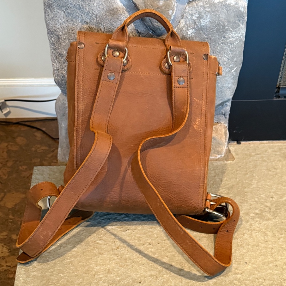 Saddleback leather 12" Tumbled Leather Backpack - Picture 2 of 6